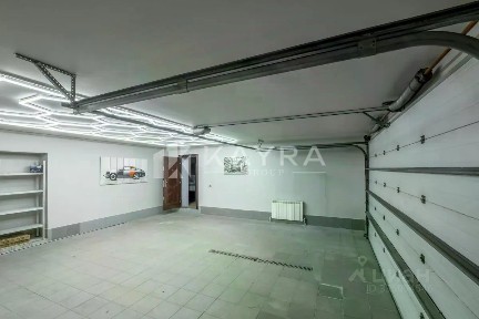 Продается 3-этажный дом, 822 м²