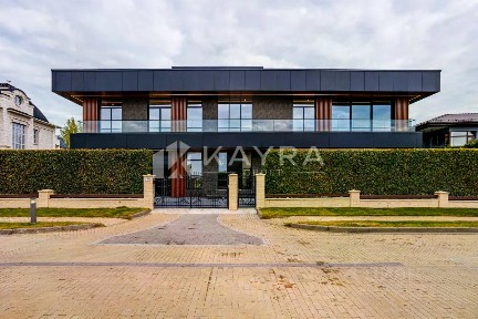 Продается 2-этажный дом, 1 250 м²
