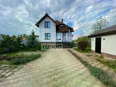Продается 3-этажный дом, 256 м²