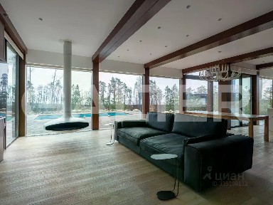 Продается 2-этажный дом, 382 м²
