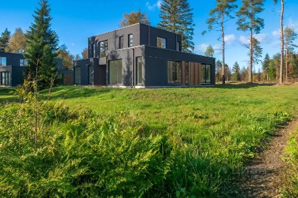 Продается 2-этажный коттедж, 389 м²