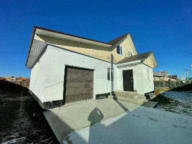 Продается 2-этажный дом, 180 м²