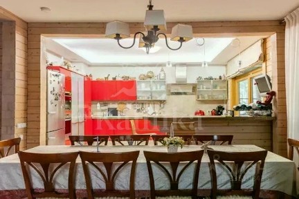 Сдается 2-этажный дом, 570 м²