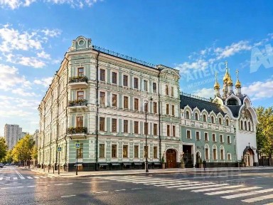 Продается здание, 7 604,3 м²