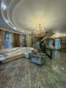 Продается 3-этажный дом, 300 м²