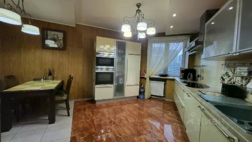 Продается 4-комн. квартира, 148,3 м²