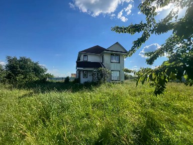 Продается 2-этажный дом, 170 м²