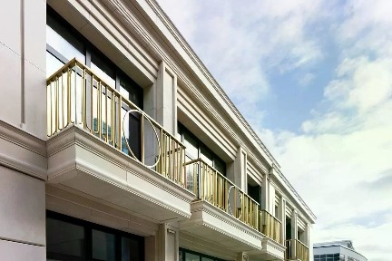 Продается 3-комн. квартира, 204 м²