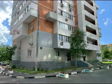 Продается 5-комн. квартира, 139 м²
