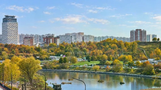 Продается 4-комн. квартира, 135 м²