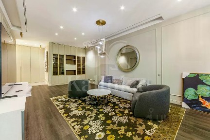 Сдается 5-комн. квартира, 235 м²