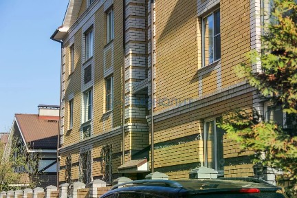 Продается здание, 880 м²
