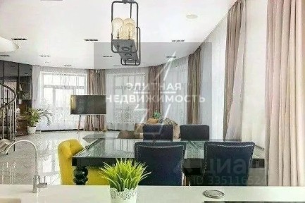 Сдается 4-комн. квартира, 183 м²