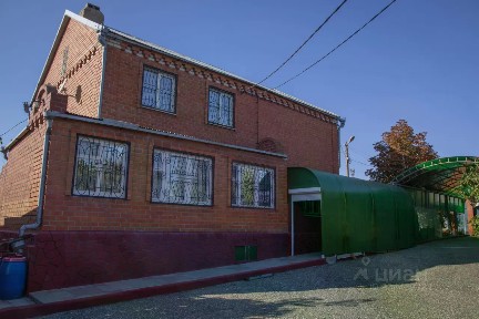 Продается 3-этажный дом, 285 м²