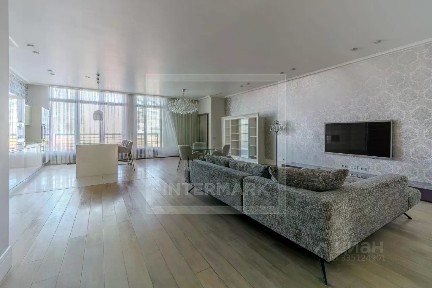 Сдается 2-комн. квартира, 143 м²