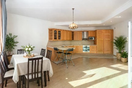 Сдается 5-комн. квартира, 272 м²