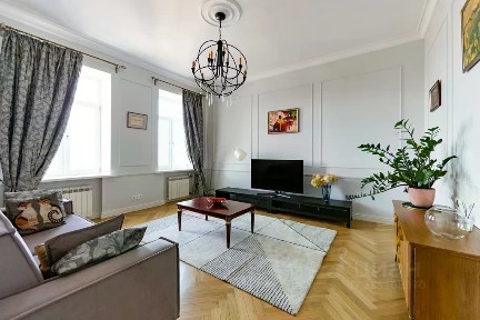 Сдается 4-комн. квартира, 105 м²