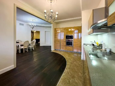Сдается 4-комн. квартира, 154 м²