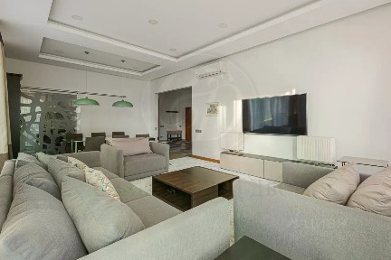 Сдается 4-комн. квартира, 170 м²