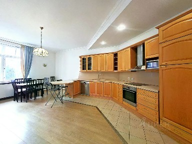 Сдается 5-комн. квартира, 272 м²