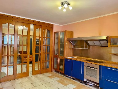 Продается 3-комн. квартира, 154 м²