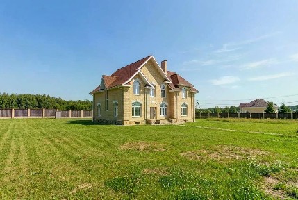 Продается 3-этажный коттедж, 512 м²