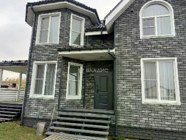 Сдается 2-этажный дом, 120 м²