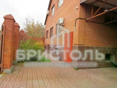Продается 3-этажный дом, 350 м²