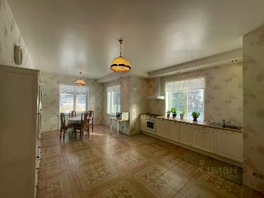 Продается 3-этажный коттедж, 315 м²