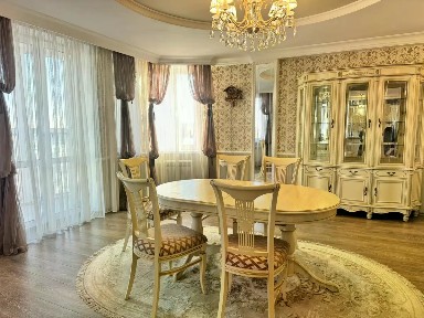 Продается 5-комн. квартира, 207,7 м²