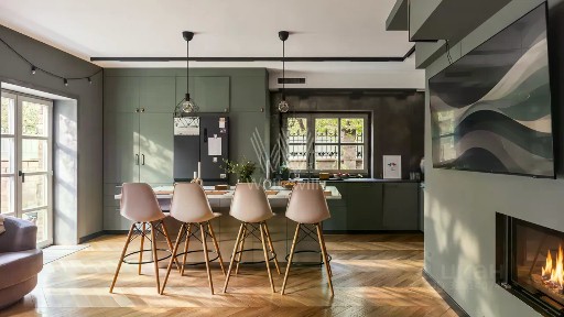 Продаются 5-комн. апартаменты, 186 м²