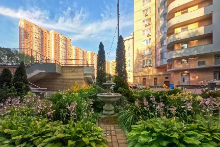 Продается 3-комн. квартира, 157 м²