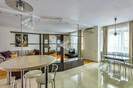 Продается 2-комн. квартира, 101 м²