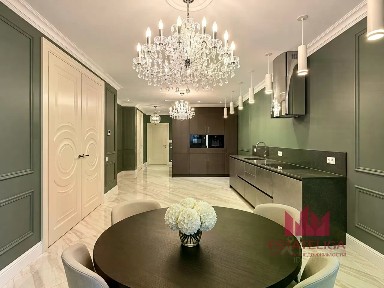 Продаются 3-комн. апартаменты, 125 м²