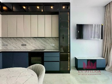 Продается 2-комн. квартира, 72 м²