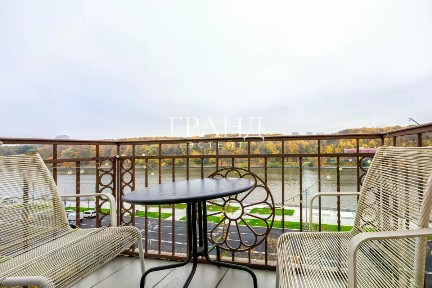 Продается 3-комн. квартира, 85 м²