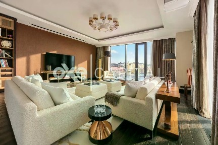 Продается 2-комн. квартира, 175 м²