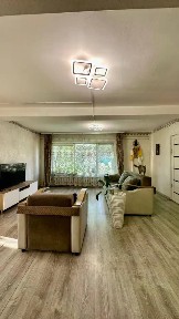 Продается 2-этажный дом, 302,4 м²