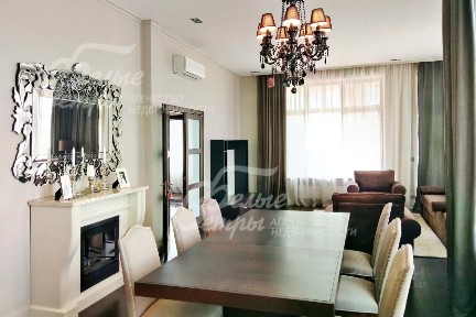 Сдается 2-этажный дом, 255 м²