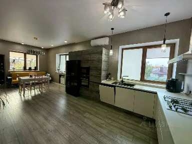 Продается 1-этажный дом, 270 м²