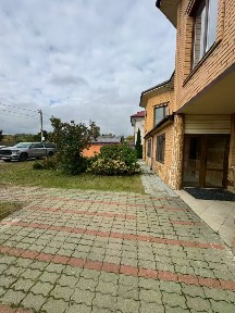 Продается 2-этажный дом, 700 м²