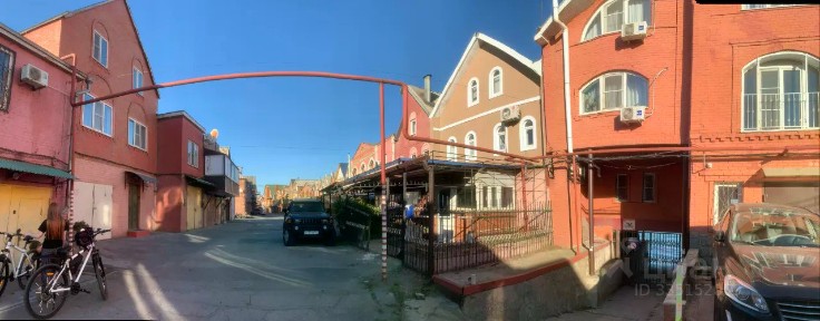 Продается 3-этажный дом, 288 м²
