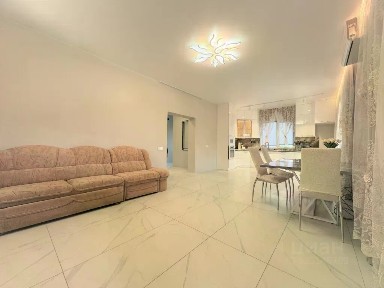 Продается 3-этажный дом, 282 м²