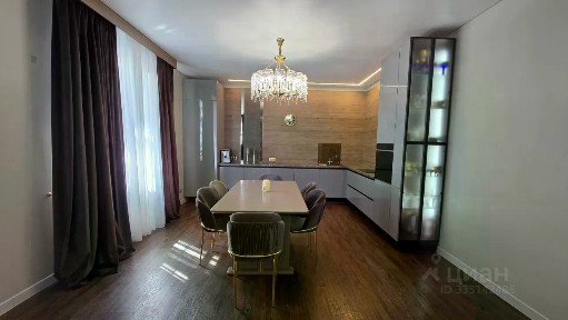 Продается 2-этажный дом, 319,7 м²