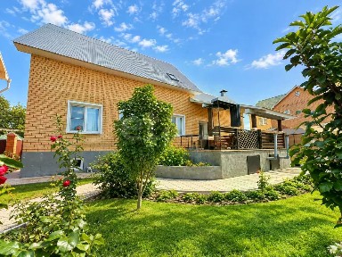 Продается 2-этажный дом, 300 м²