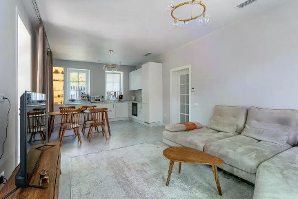 Продается 3-этажный коттедж, 225 м²