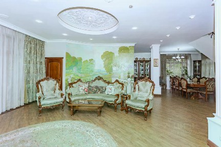 Продается 3-этажный дом, 405 м²
