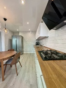 Продается 2-комн. квартира, 74,4 м²