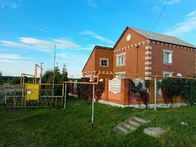 Продается 2-этажный дом, 164 м²