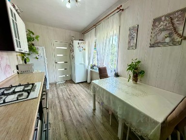 Продается 4-комн. квартира, 98,8 м²